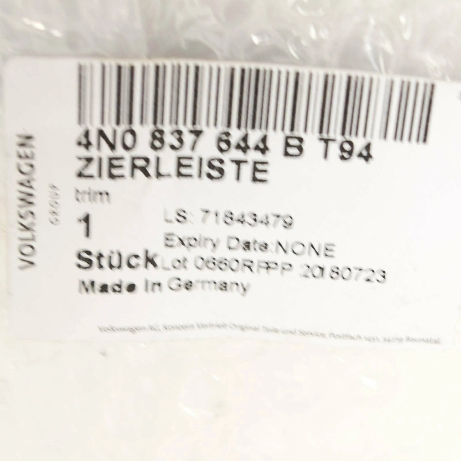 NEW AUDI A8 4N D5 FRONT RIGHT DOOR WINDOW GUIDE TRIM STRIP 4N0837644BT94