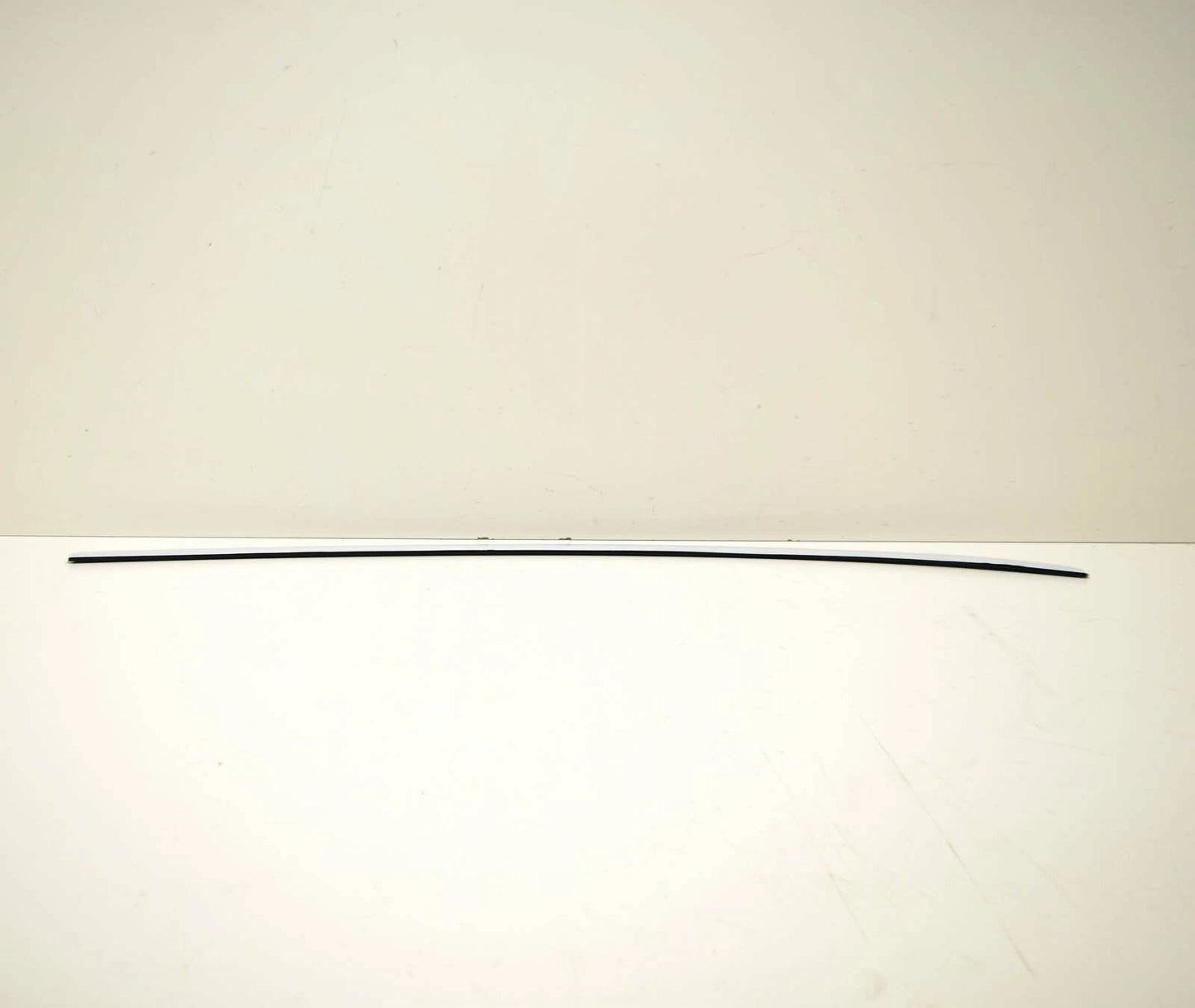 NEW AUDI A8 4N REAR LEFT DOOR WINDOW GUIDE TRIM 4N4839643BT94 ORIGINAL