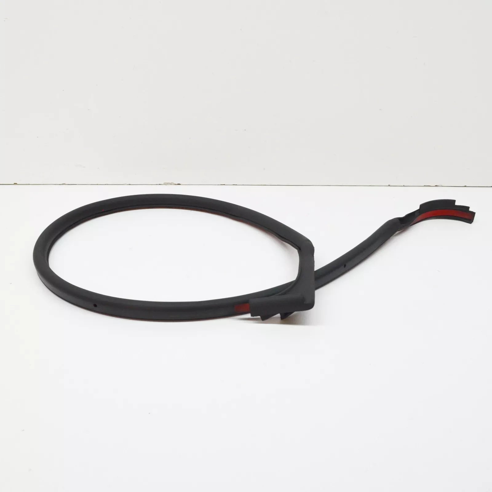 NEW VOLKSWAGEN AMAROK 2H HARDTOP LOWER LOAD FLAP SEAL 2H7829193A