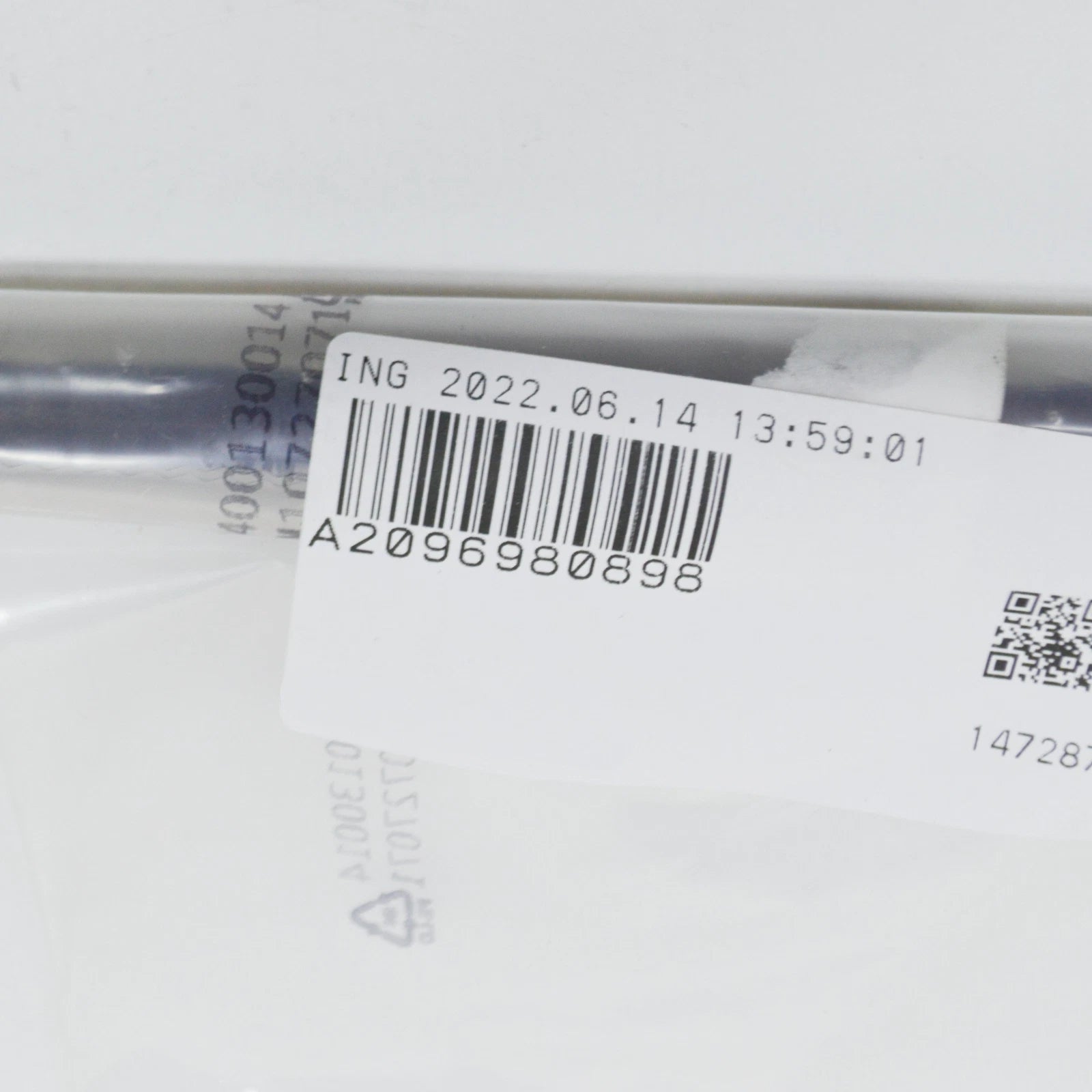 NEW MERCEDES-BENZ CLK C209 FRONT RIGHT FENDER SEAL A2096980898 ORIGINAL