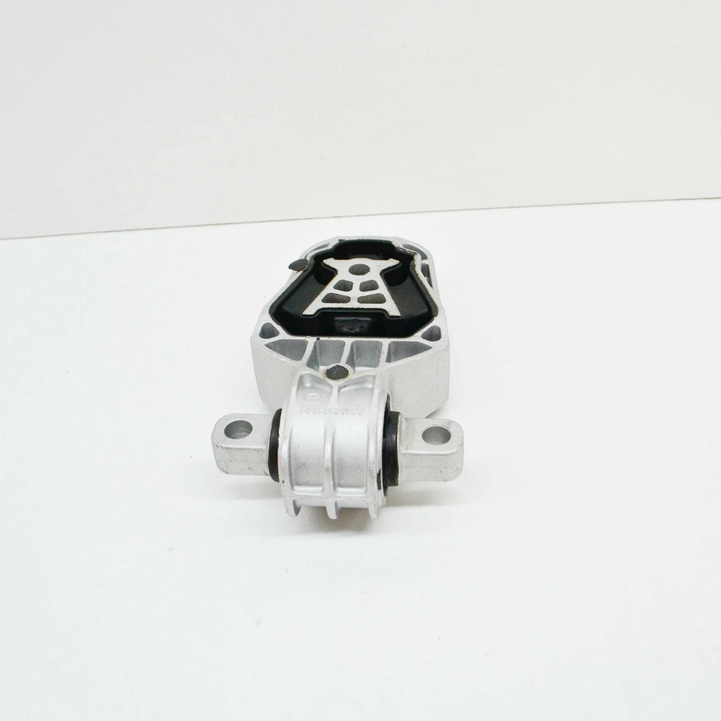 NEW MERCEDES-BENZ CLA C117 ENGINE REAR PENDULAR SUPPORT A2462401209