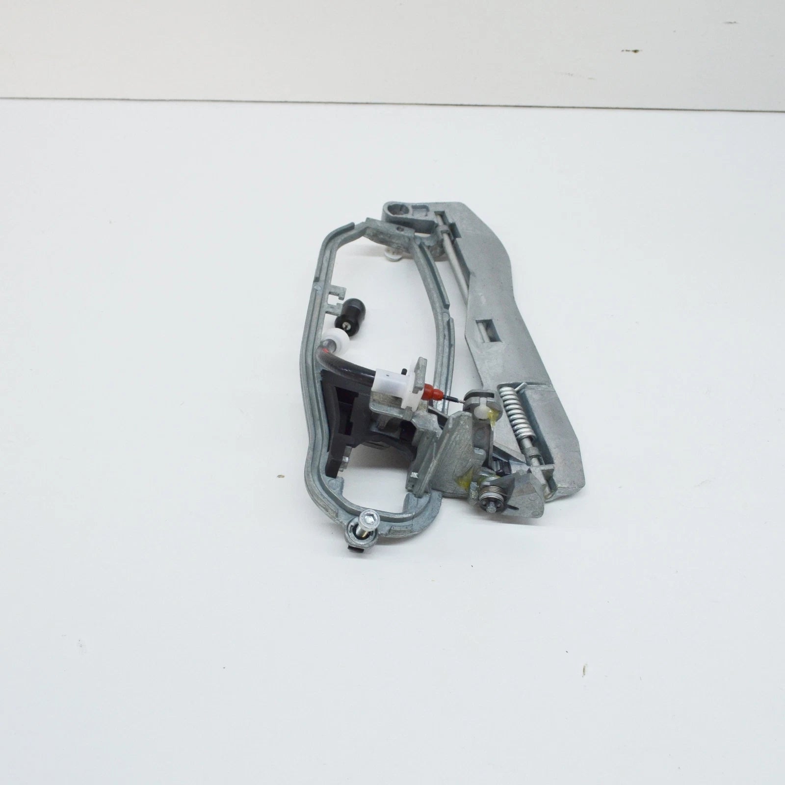 NEW BMW X5 E3 FRONT RIGHT EXTERIOR DOOR HANDLE CARRIER 51218243616 ORIGINAL