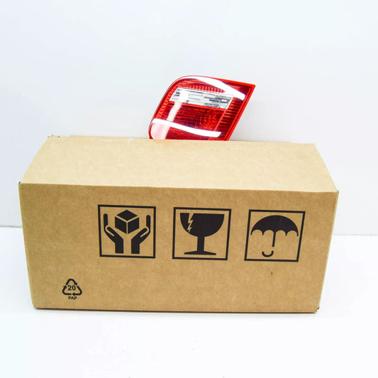 NEW BMW 3 E46 REAR TAILGATE RIGHT TAILLIGHT 63216920706 6920706 ORIGINAL