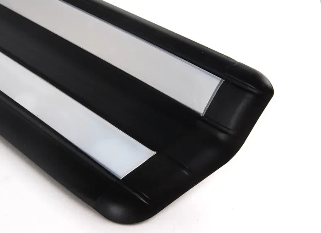 NEW BMW 3 E46 FRONT RIGHT DOOR SILL TRIM 51478219186 8219186 ORIGINAL