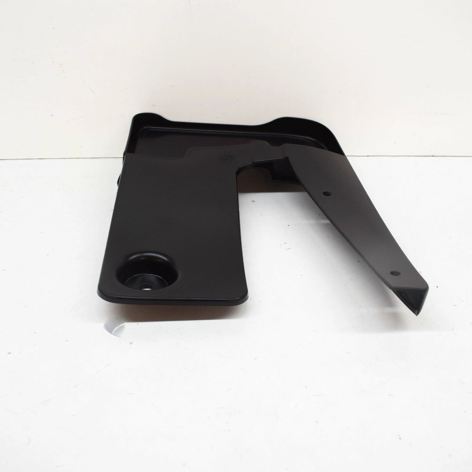 NEW MERCEDES-BENZ SPRINTER W907 FRONT RIGHT MUD FLAP A91088901009051