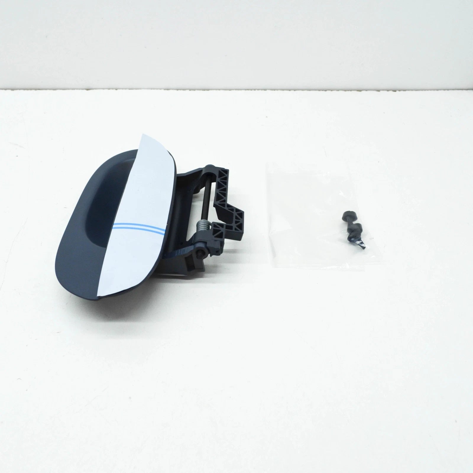 NEW BMW 5 E39 REAR LEFT INTERIOR OPENING HANDLE 8245465 51228245465 ORIGINAL