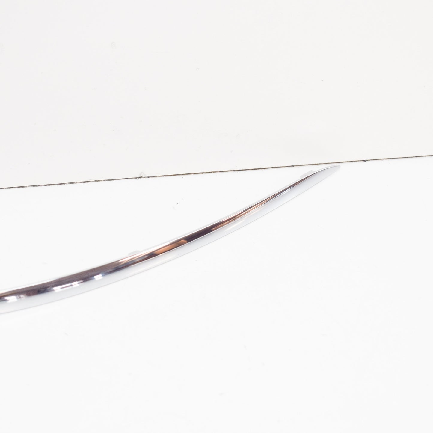 NEW MERCEDES-BENZ E-CLASS W211 FRONT RIGHT BUMPER MOLDING A2118852421 ORIGINAL