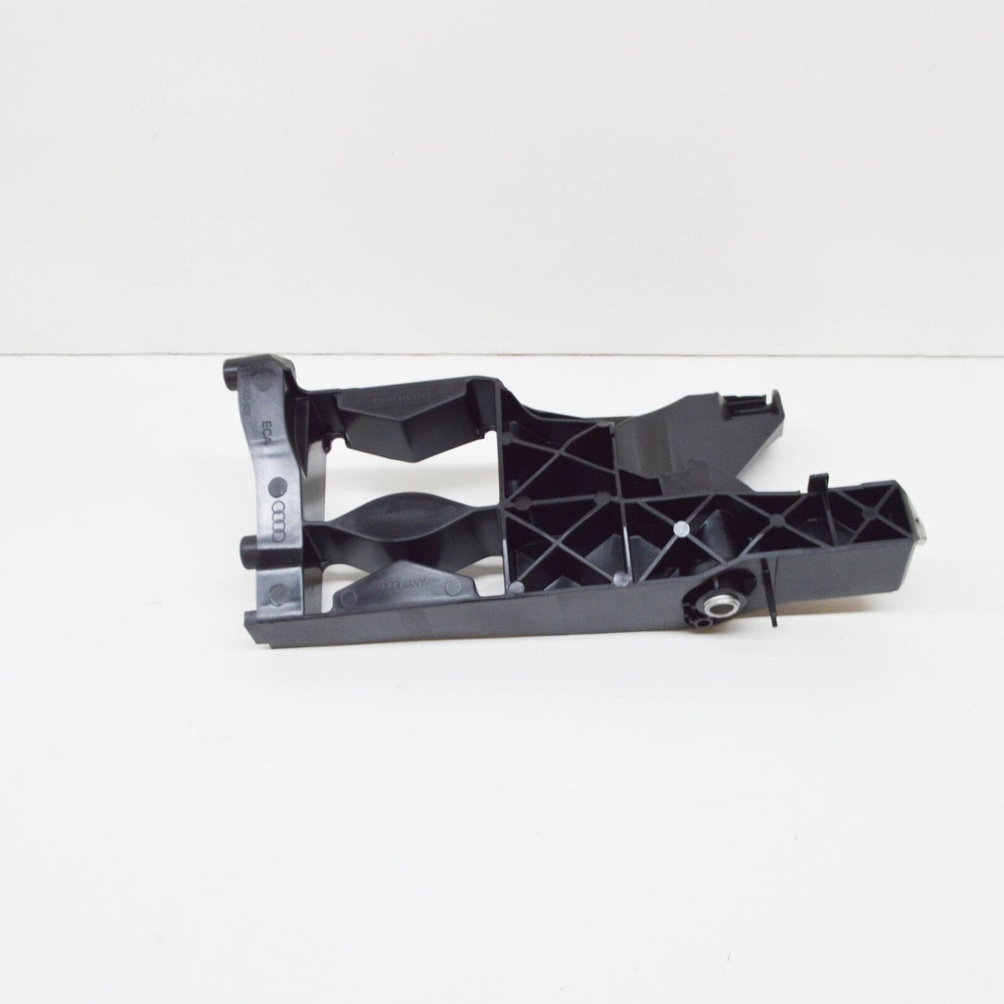 NEW AUDI A6 C7 FRONT RIGHT HEADLIGHT BRACKET 4G0805608 2013 ORIGINAL