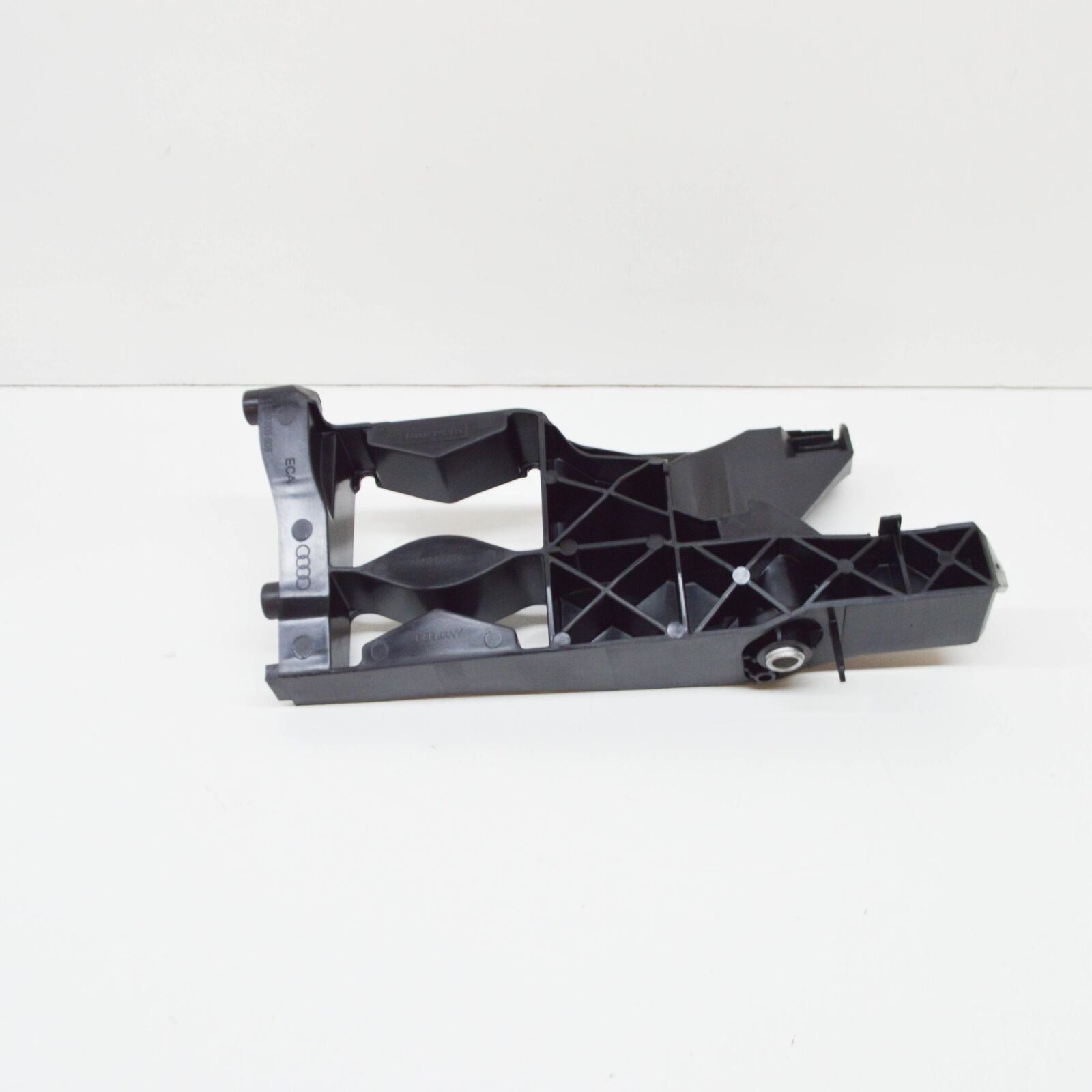 NEW AUDI A6 C7 FRONT RIGHT HEADLIGHT BRACKET 4G0805608 2013 ORIGINAL