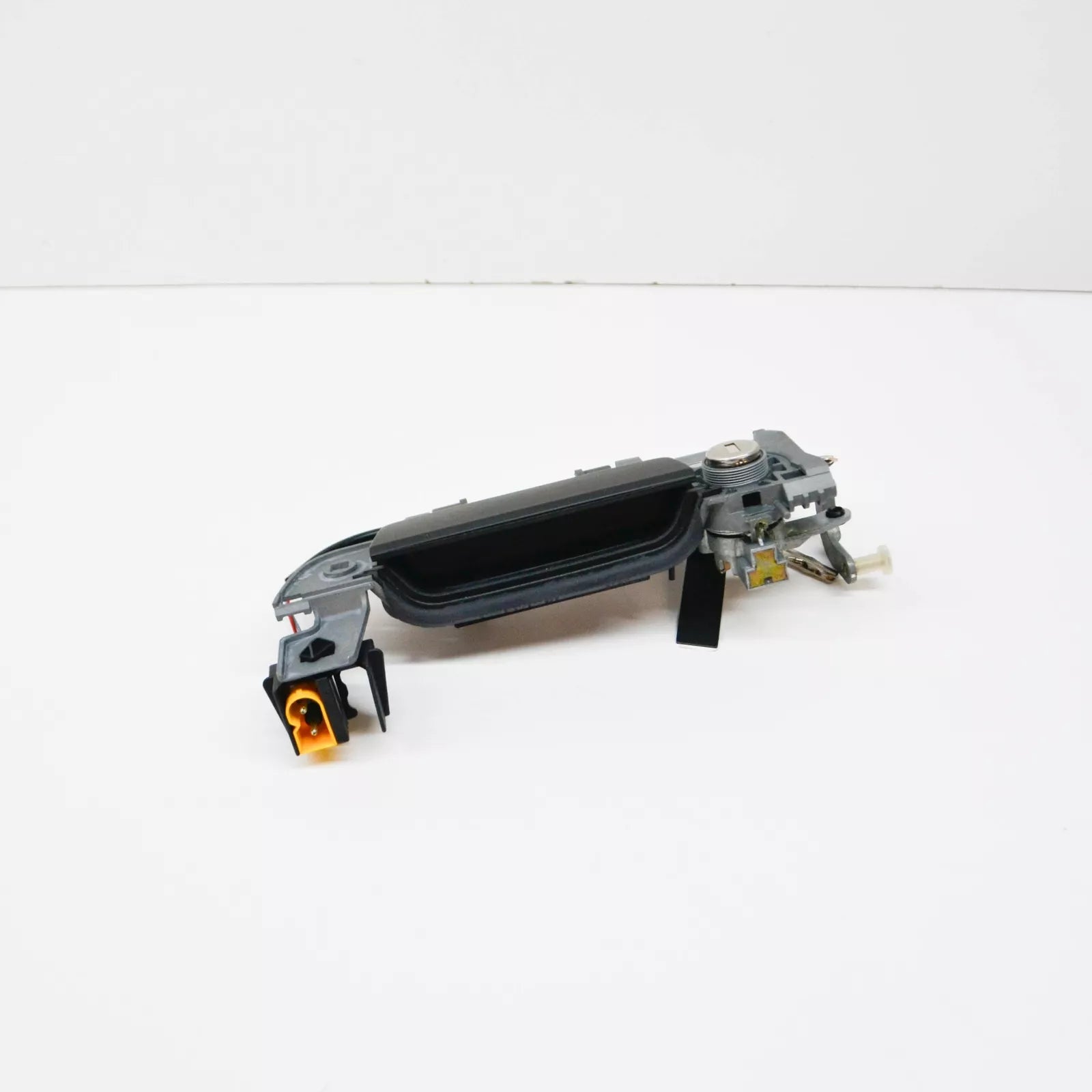 NEW BMW Z3 COUPE E36 FRONT LEFT DOOR EXTERIOR HANDLE 51218401623 8401623