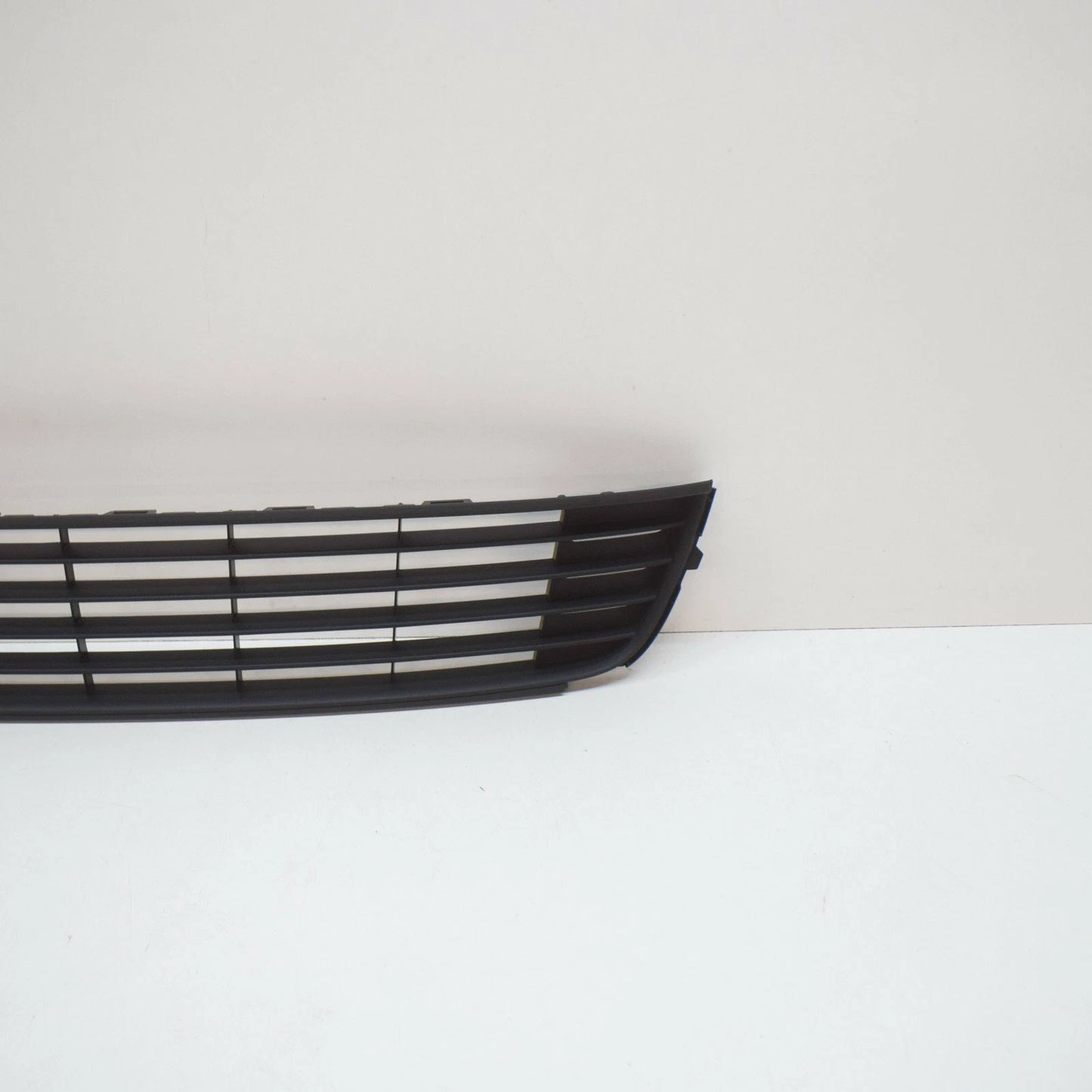 NEW VW CADDY 2K FRONT BUMPER LOWER CENTER GRILLE 1T0853677C9B9