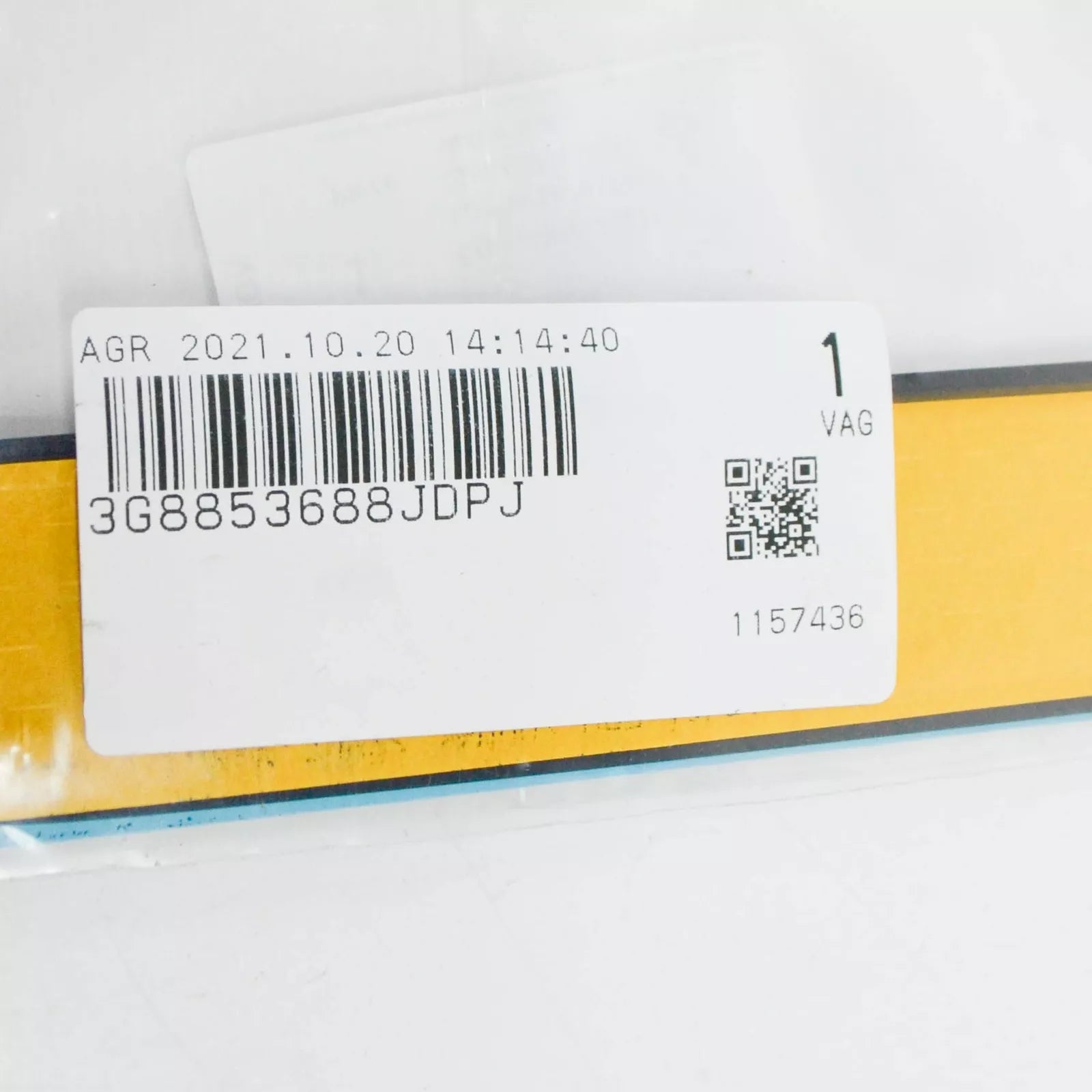 NEW VW ARTEON FRONT RIGHT FENDER SELF-ADHESIVE BADGE 3G8853688JDPJ ORIGINAL