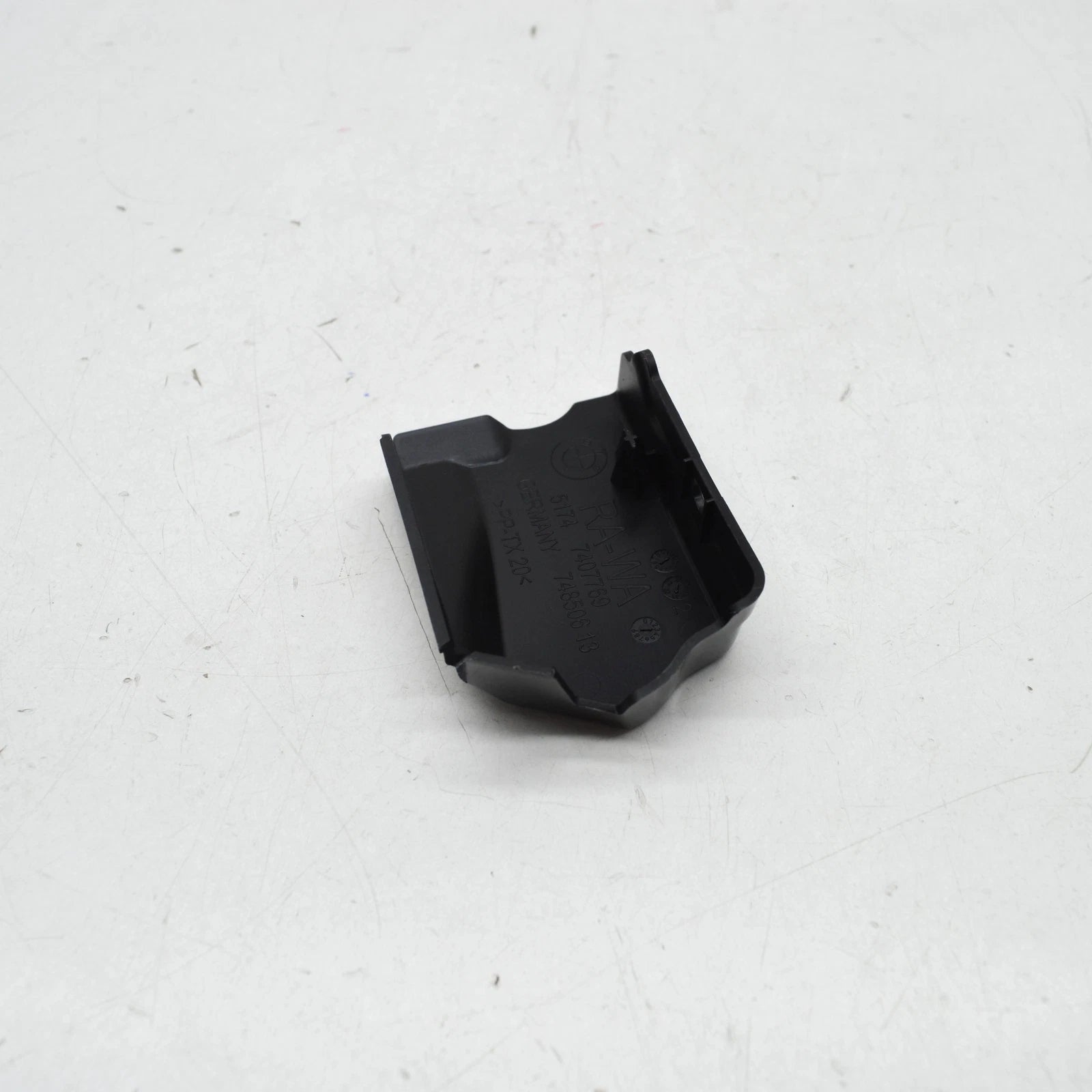 NEW BMW M5 F90 FRONT LOCK PANEL LEFT 51747407769 ORIGINAL