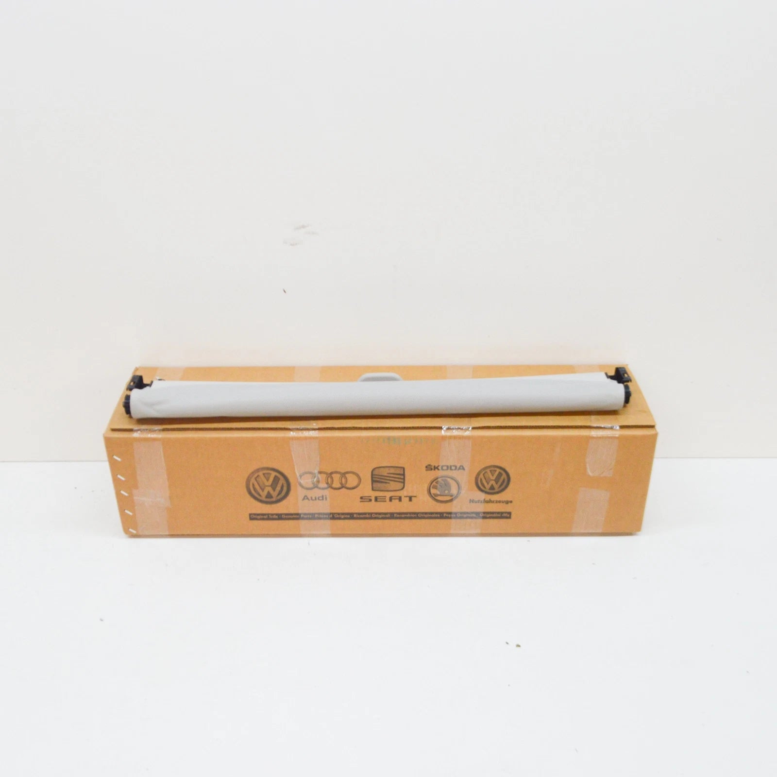 NEW VW JETTA A7 MK7 PANORAMIC GLASS ROOF ROLLER SUNBLIND 17A8773073EQ ORIGINAL