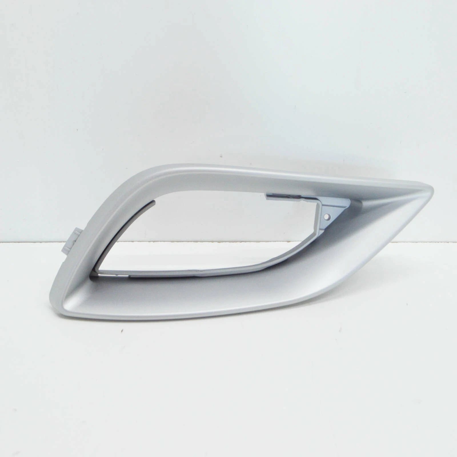 NEW MB R W251 FRONT BUMPER FOG LIGHT COVER LEFT TRIM A2518851923 ORIGINAL