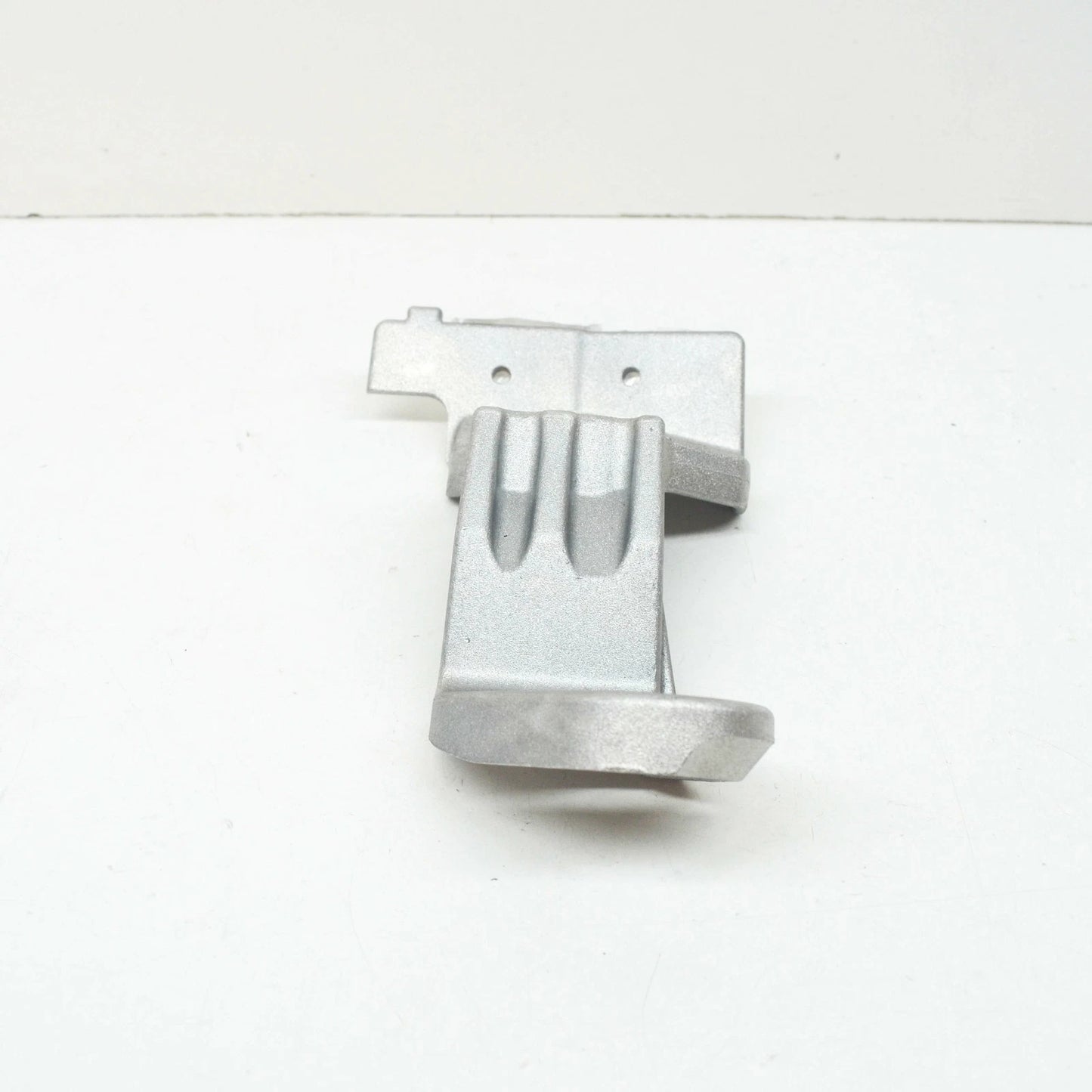 NEW MB E W213 LEFT RADIATOR LOWER HOLDER A2135052100