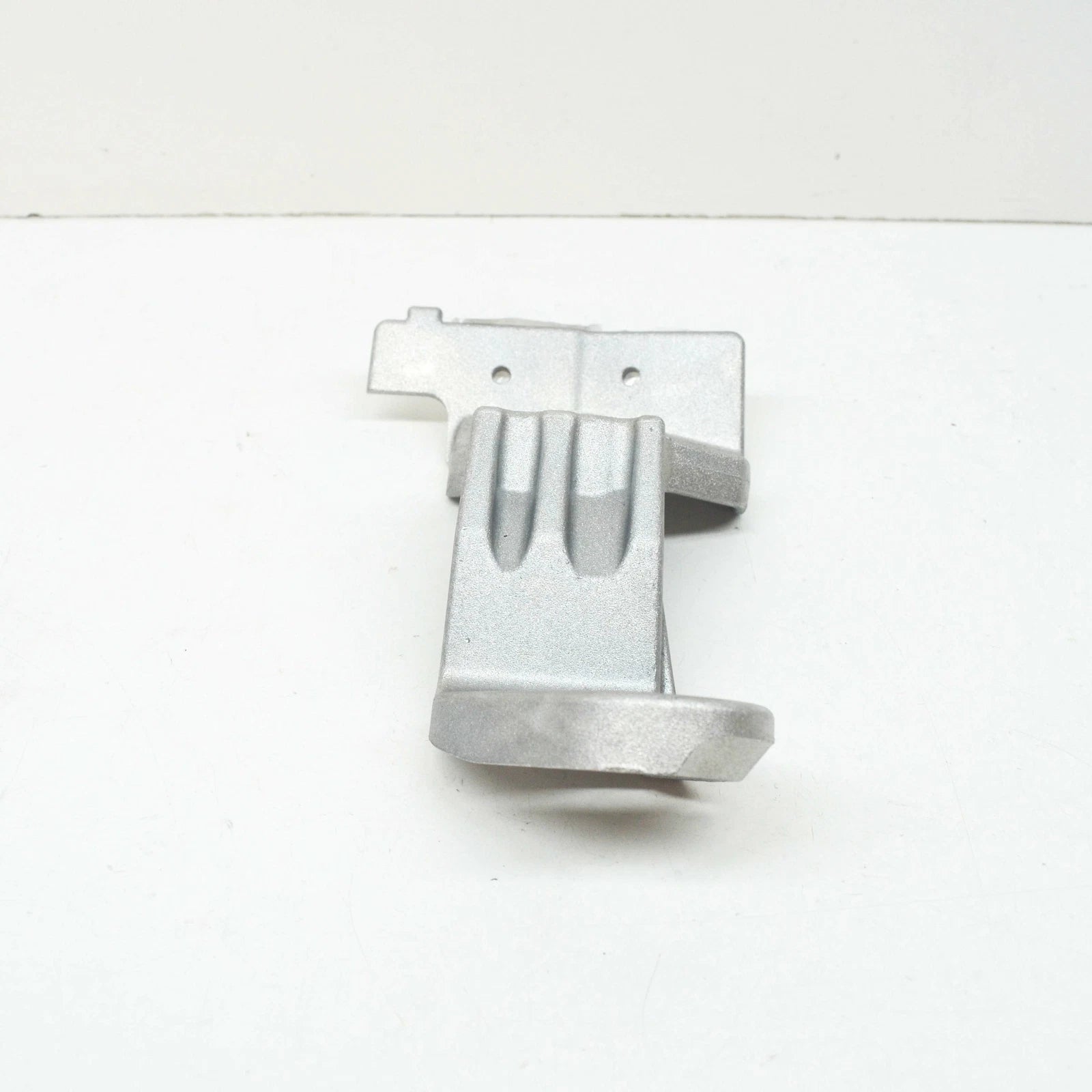 NEW MB E W213 LEFT RADIATOR LOWER HOLDER A2135052100