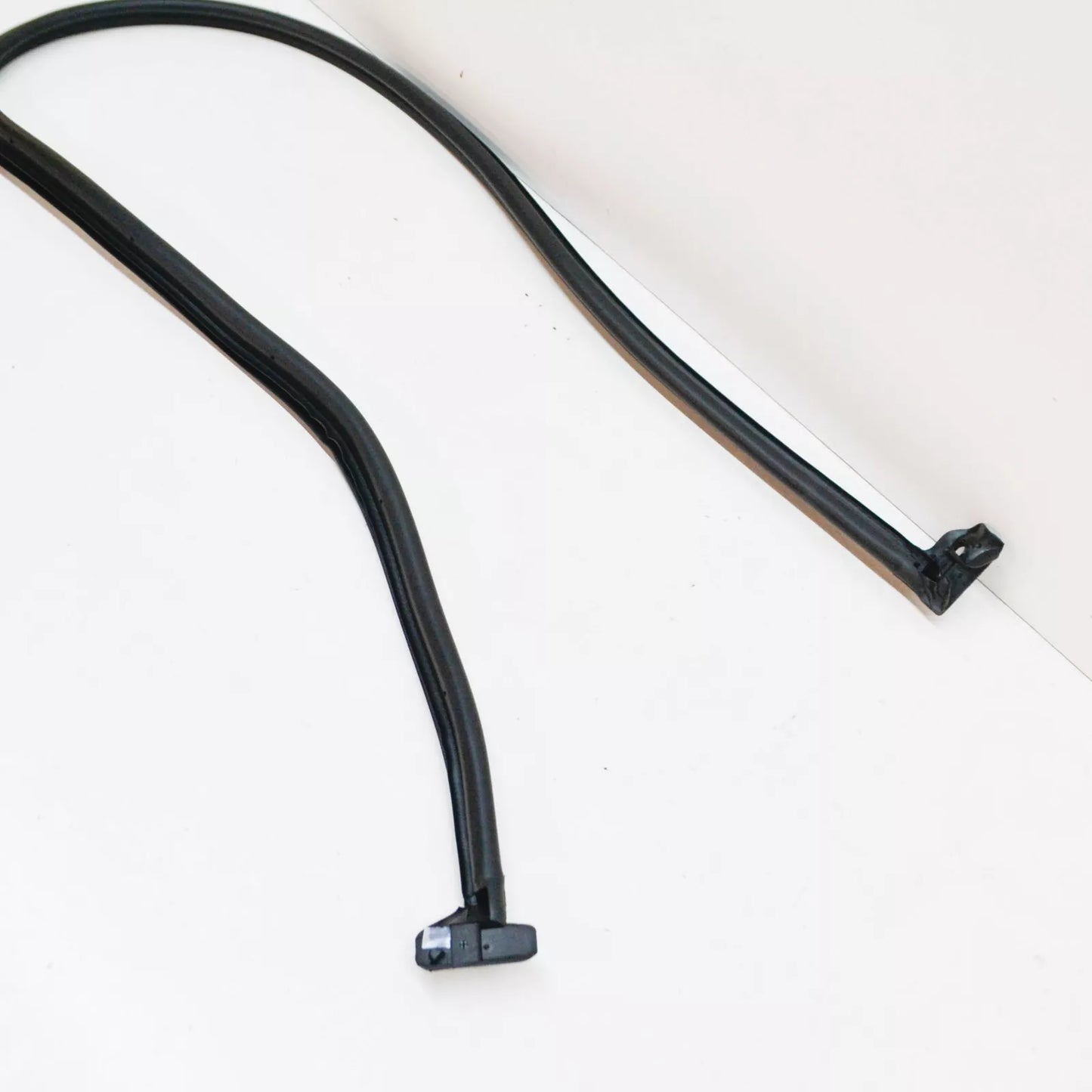 NEW MB SPRINTER W907 REAR LEFT BACK DOOR SEAL STRIP A9077820000