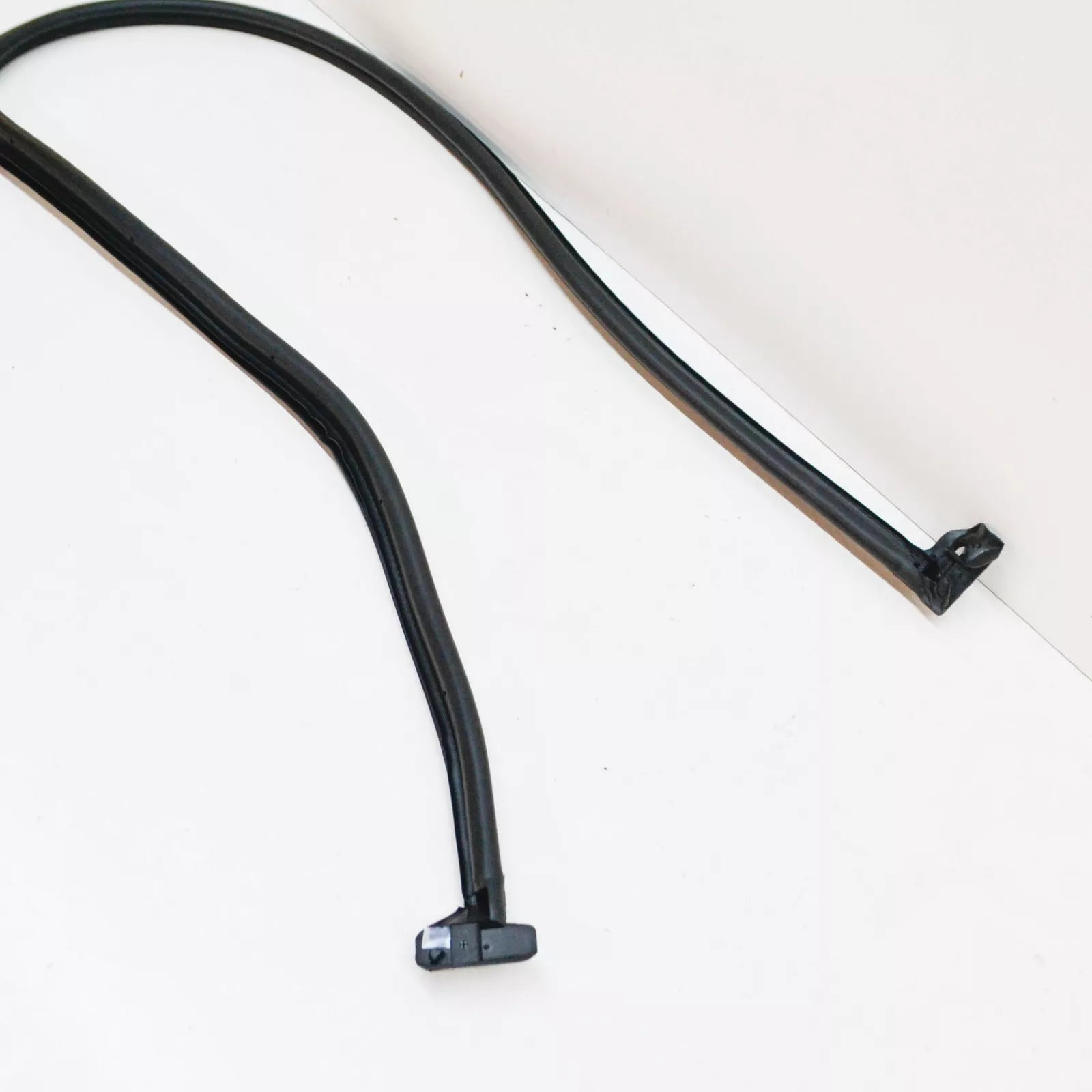 NEW MB SPRINTER W907 REAR LEFT BACK DOOR SEAL STRIP A9077820000