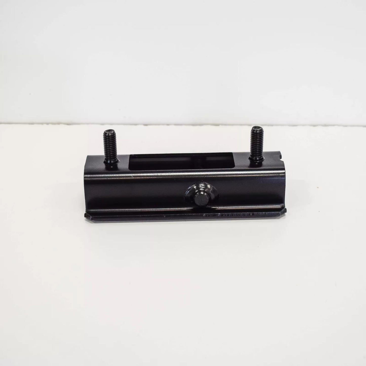 NEW VOLKSWAGEN TRANSPORTER T5 SEAT BENCH RETAINING PLATE 7H0883873F ORIGINAL