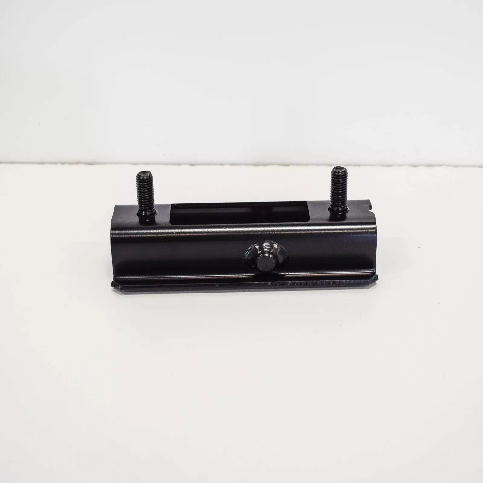 NEW VOLKSWAGEN TRANSPORTER T5 SEAT BENCH RETAINING PLATE 7H0883873F ORIGINAL