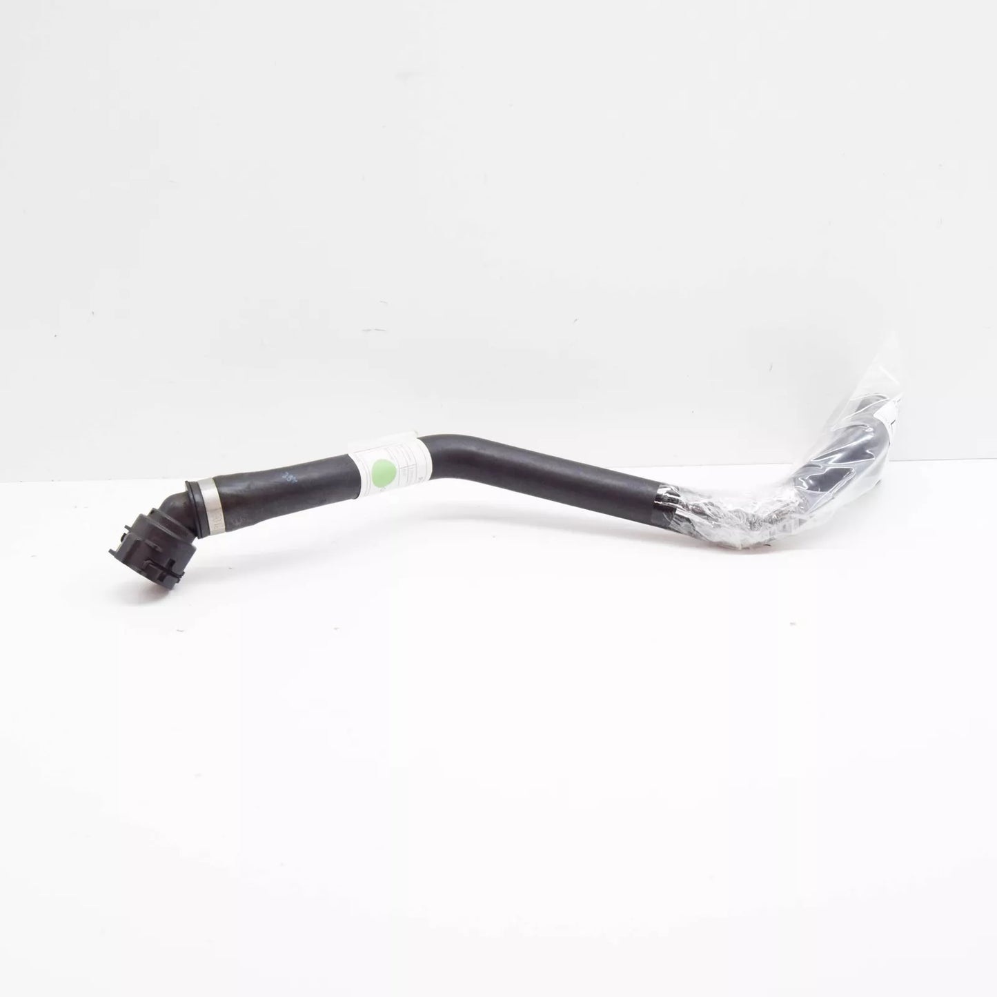 NEW MERCEDES-BENZ E W213 LEFT SIDE COOLING RADIATOR HOSE A2135014782 ORIGINAL