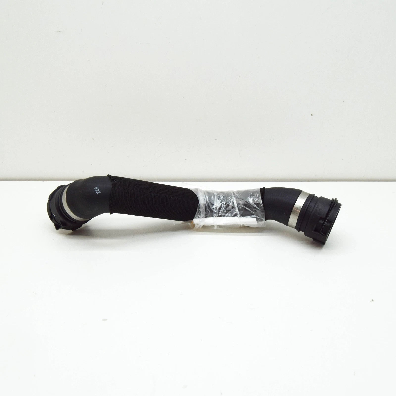 NEW BMW M5 E60 COOLANT SYSTEM SUPPLY HOSE 11537836569 ORIGINAL