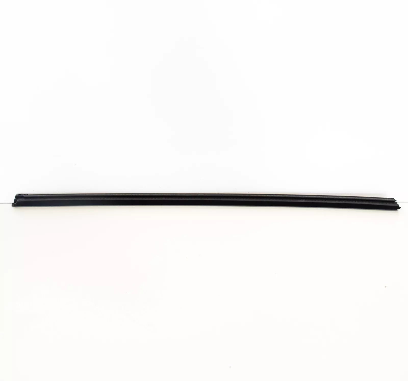 NEW AUDI A3 8P FRONT LEFT DOOR INNER WINDOW APERTURE SEAL 8P4837479