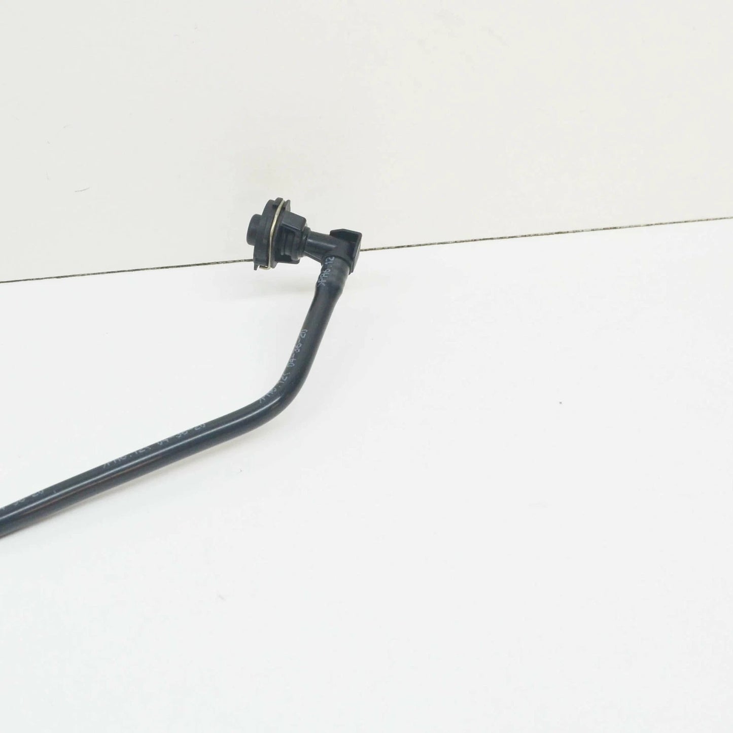 NEW AUDI A5 8W6 COOLING SYSTEM BREATHER LINE 8W1121081BK