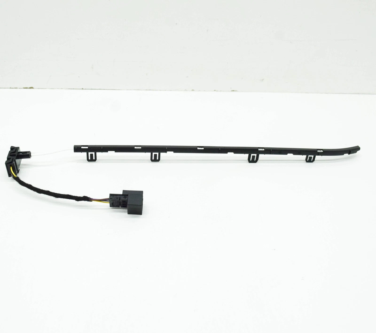 NEW AUDI A4 B9 AVANT RIGHT DOOR PANEL CARD LIGHT FIBRE 8W0947094 ORIGINAL