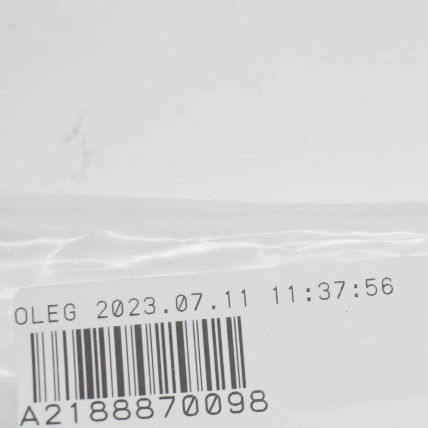 NEW MERCEDES-BENZ CLS C218  ENGINE HOOD SEAL A2188870098 ORIGINAL