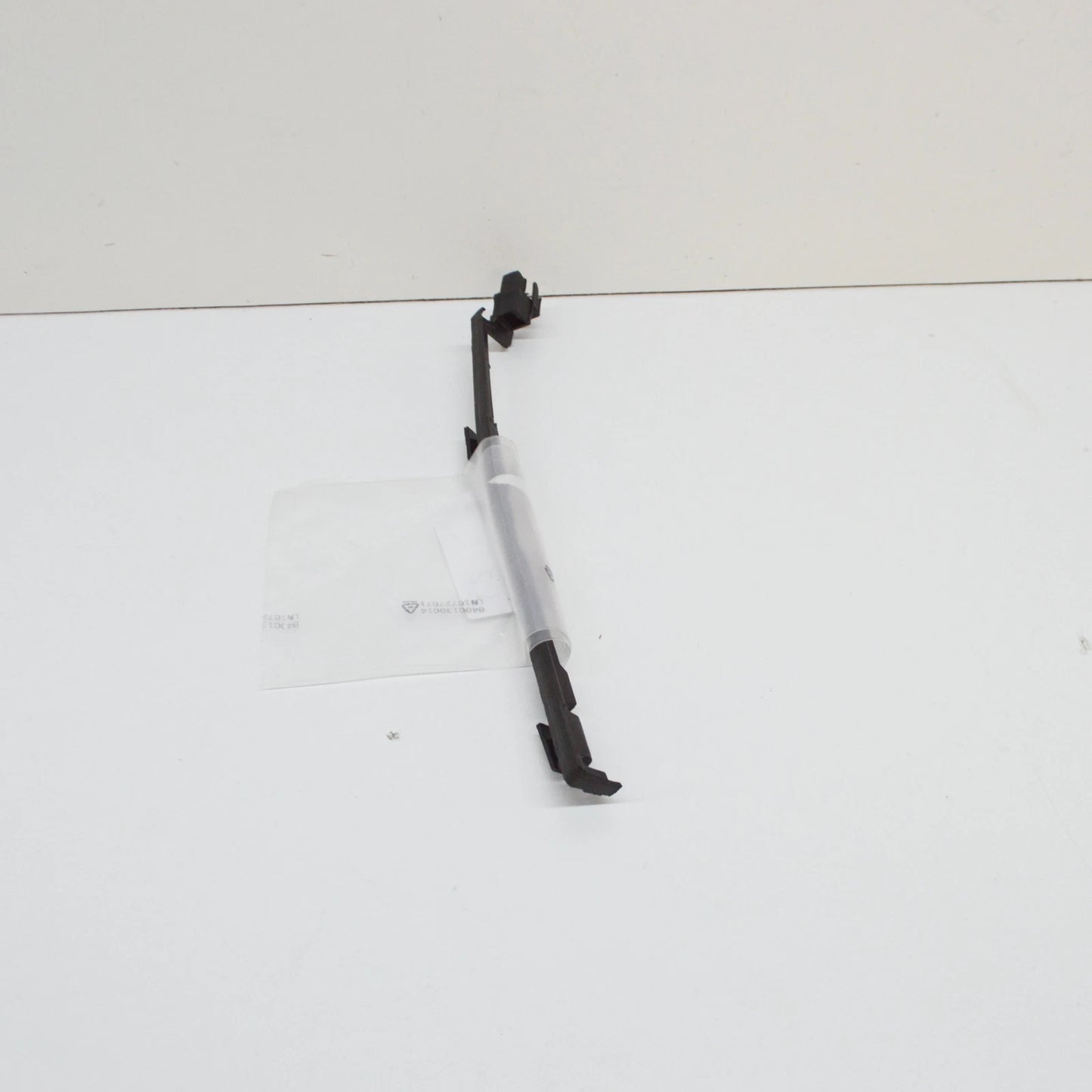 NEW MERCEDES-BENZ CLK C209 FRONT RIGHT FENDER SEAL A2096980898 ORIGINAL