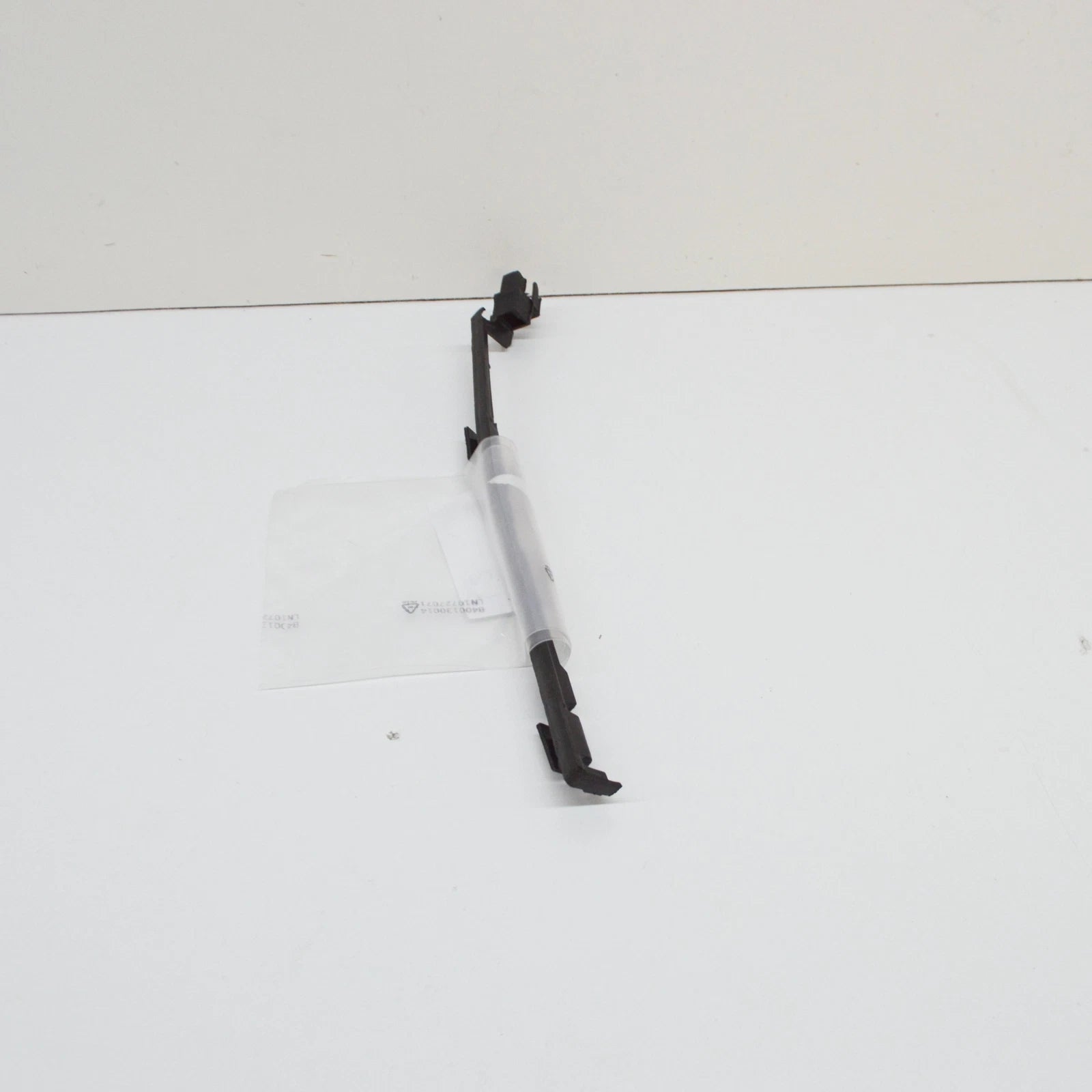 NEW MERCEDES-BENZ CLK C209 FRONT RIGHT FENDER SEAL A2096980898 ORIGINAL