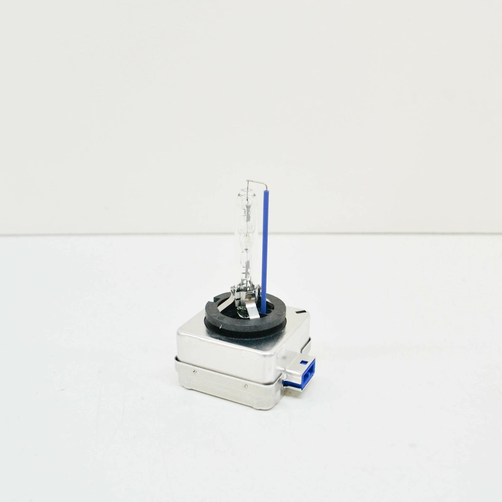 NEW VW AMAROK HEADLIGHT GAS DISCHARGE LAMP BULB N10815201