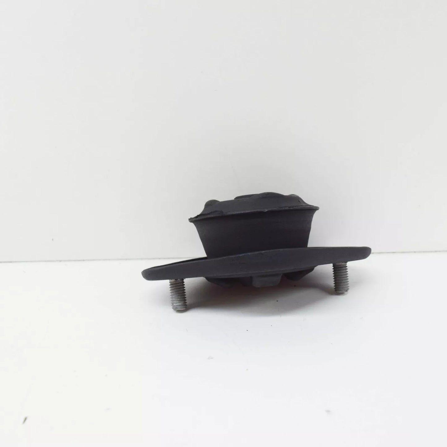 NEW BMW 8 E31 REAR SPRING STRUT GUIDE SUPPORT 33521091605