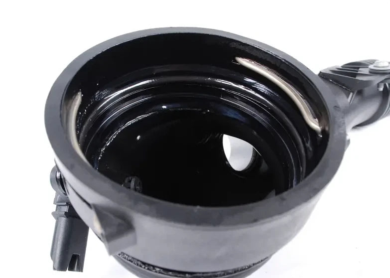 NEW BMW 1 COUPE E82 ENGINE AIR INTAKE HOSE 13717590305 ORIGINAL