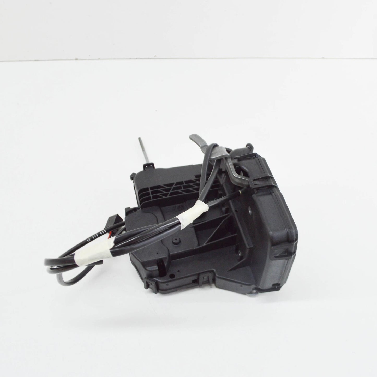 NEW MERCEDES-BENZ C W203 FRONT LEFT DOOR LOCK RHD A2037200335 ORIGINAL