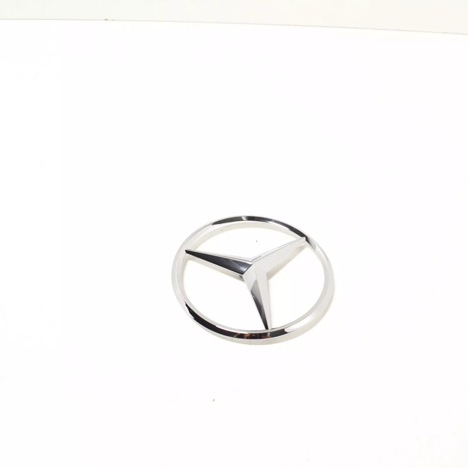 NEW MERCEDES-BENZ GL-CLASS X166 BOOTLID BADGE A1668170116 ORIGINAL