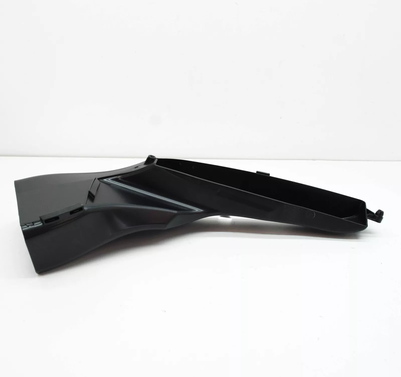 NEW AUDI A4 AVANT B9 ENGINE AIR INTAKE GUIDE 8W0129618B ORIGINAL