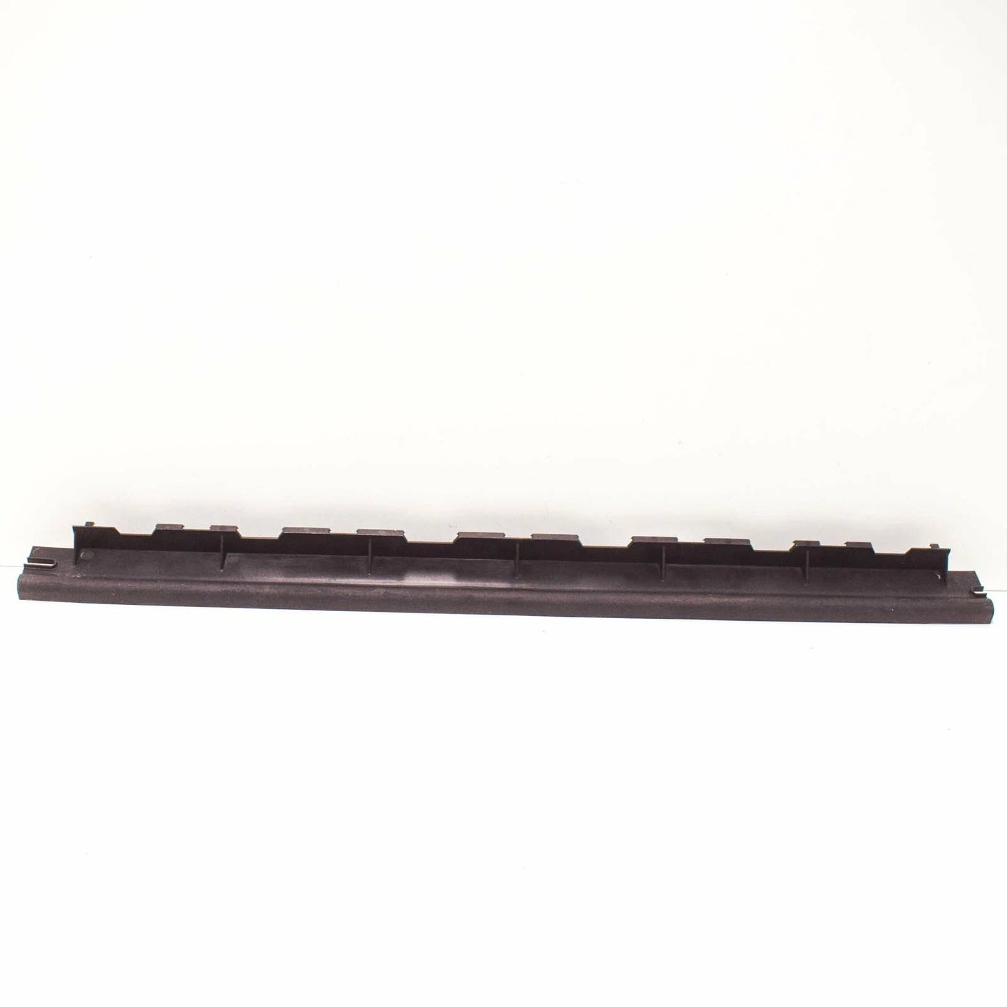 NEW AUDI Q5 8R LOWER SEALING STRIP AIR GUIDE 8R0121331C