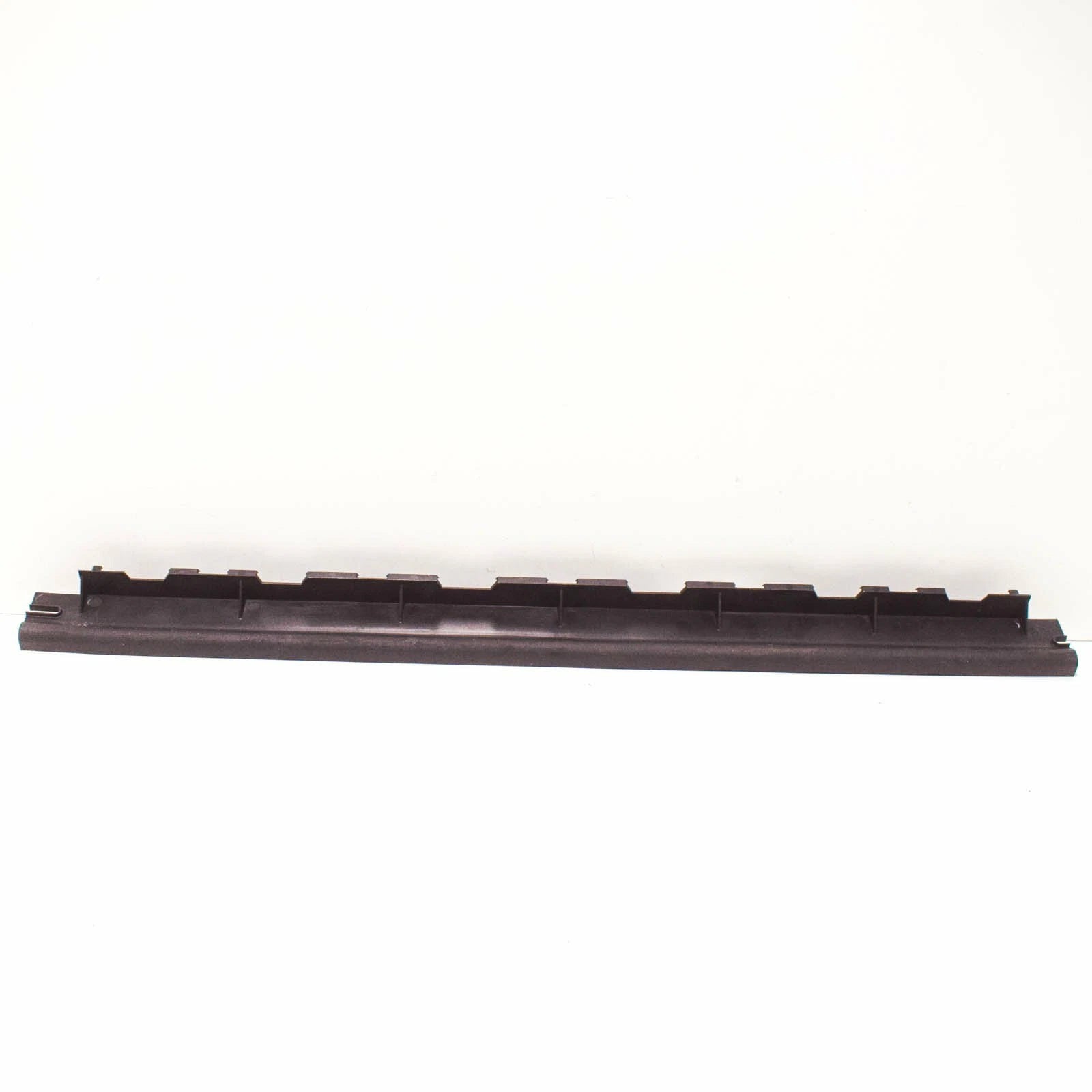 NEW AUDI Q5 8R LOWER SEALING STRIP AIR GUIDE 8R0121331C