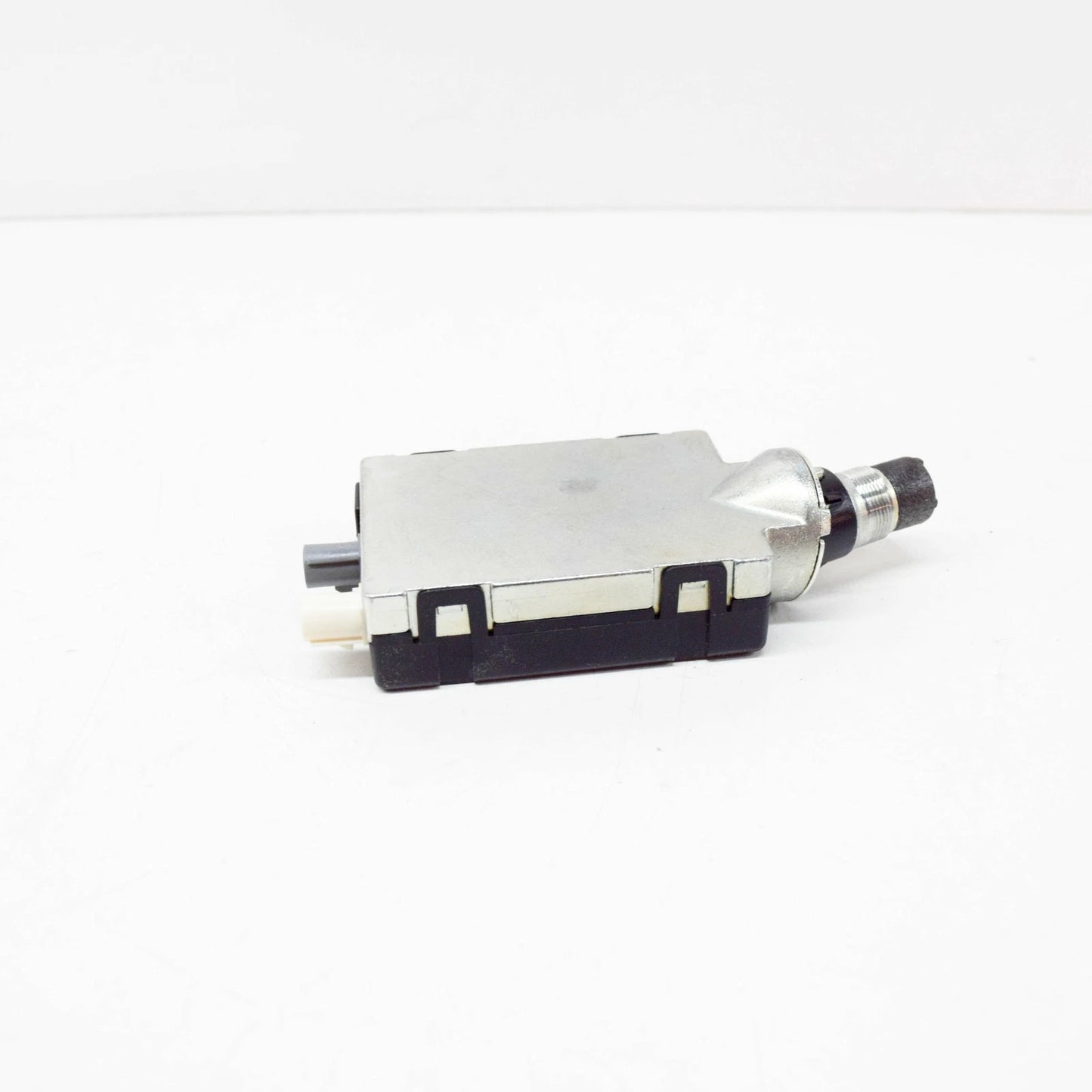 NEW AUDI TT ROADSTER 8J MK2 AERIAL BASE 8J7035501B