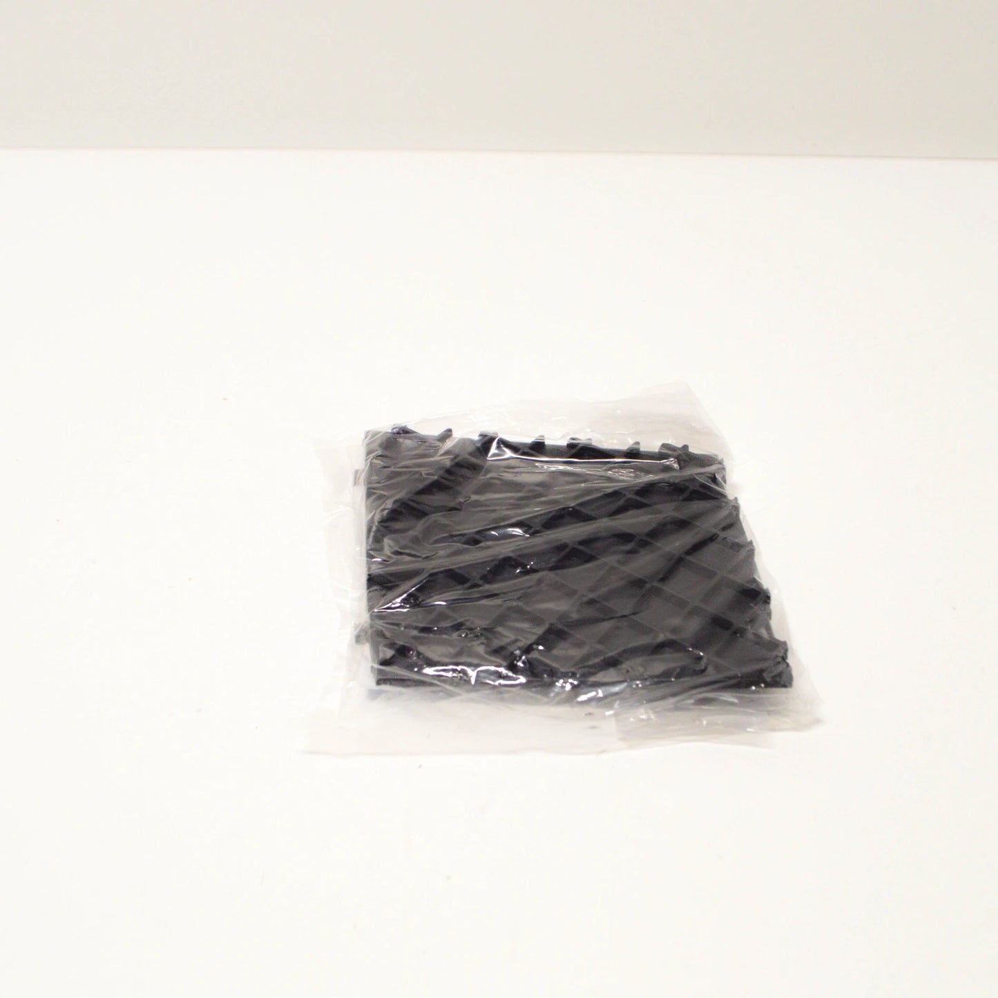 NEW BMW 5 E60 FRONT M SPORT BUMPER LOWER GRILLE 51117897186 2007 ORIGINAL