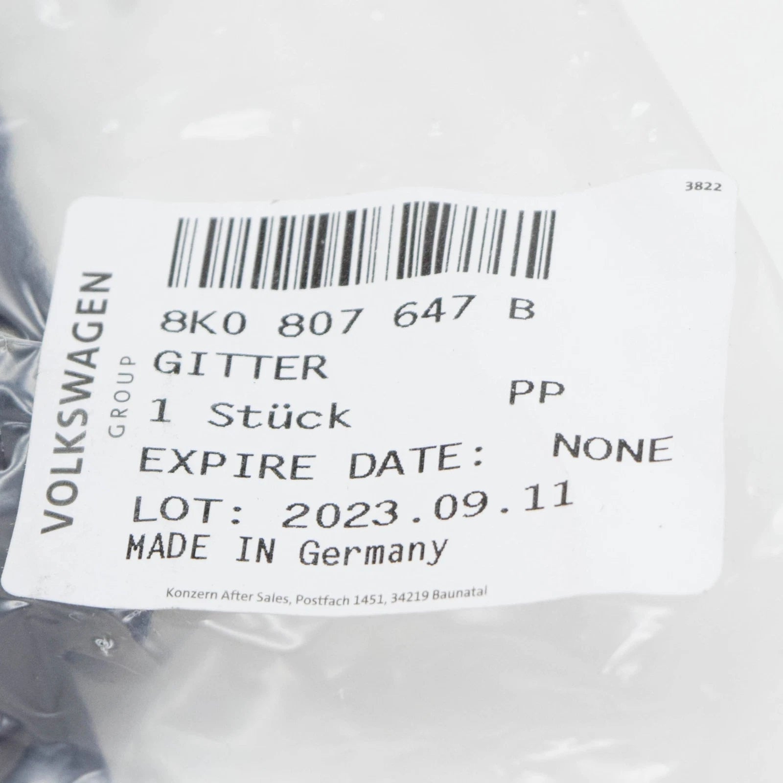 NEW AUDI A4 B8 FRONT BUMPER LOWER CENTRE GRILLE 8K0807647B ORIGINAL