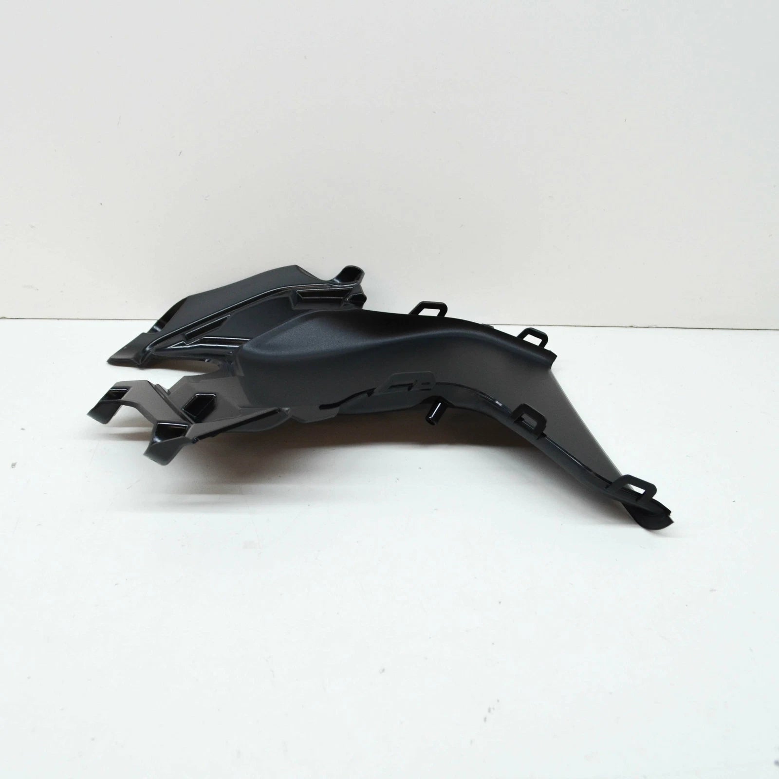 NEW AUDI E-TRON GEN FRONT RIGHT AIR GUIDE DUCT 4KE121764C9B9