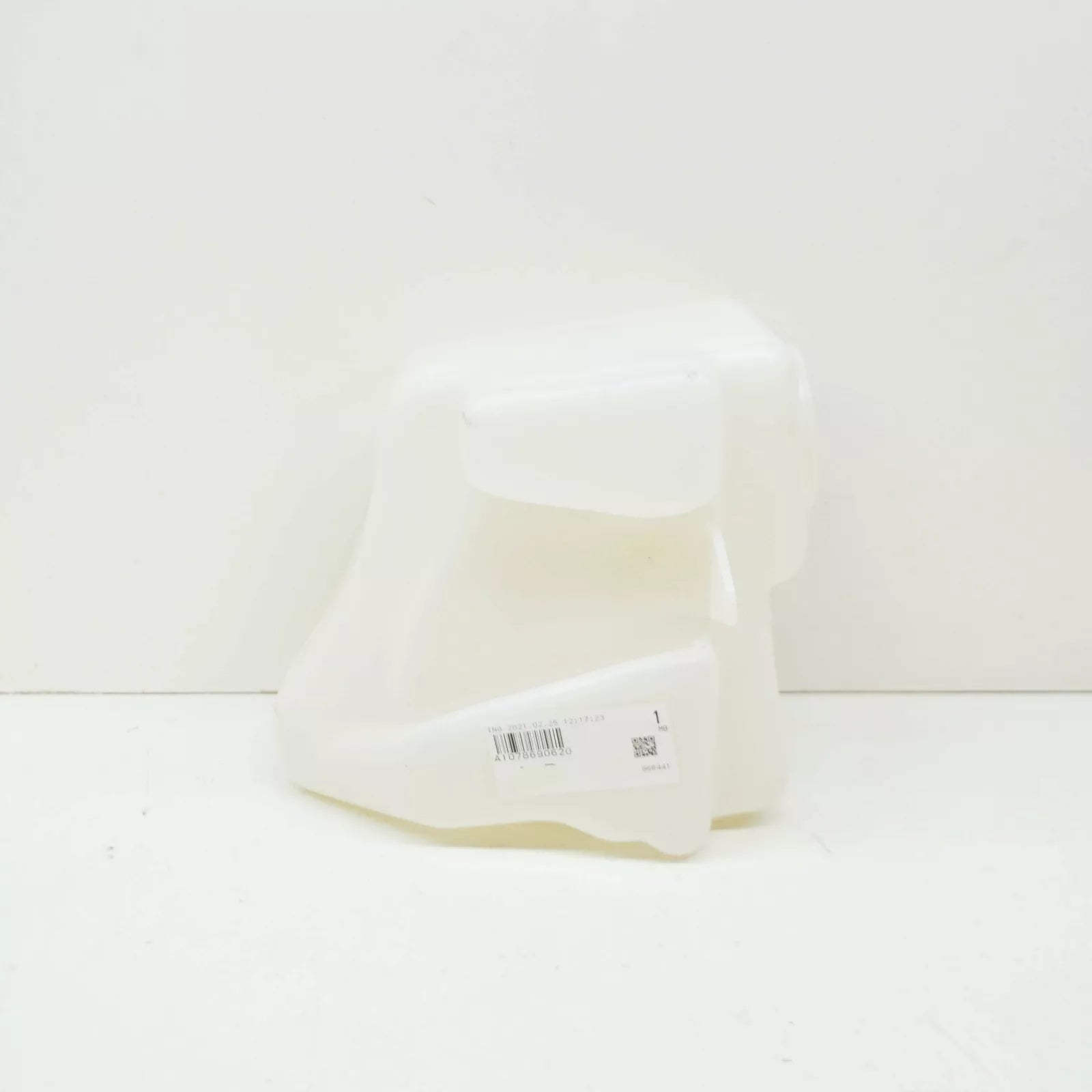 NEW MERCEDES BENZ SL R107 WINDSCREEN WASHER TANK RESERVOIR A1078690620