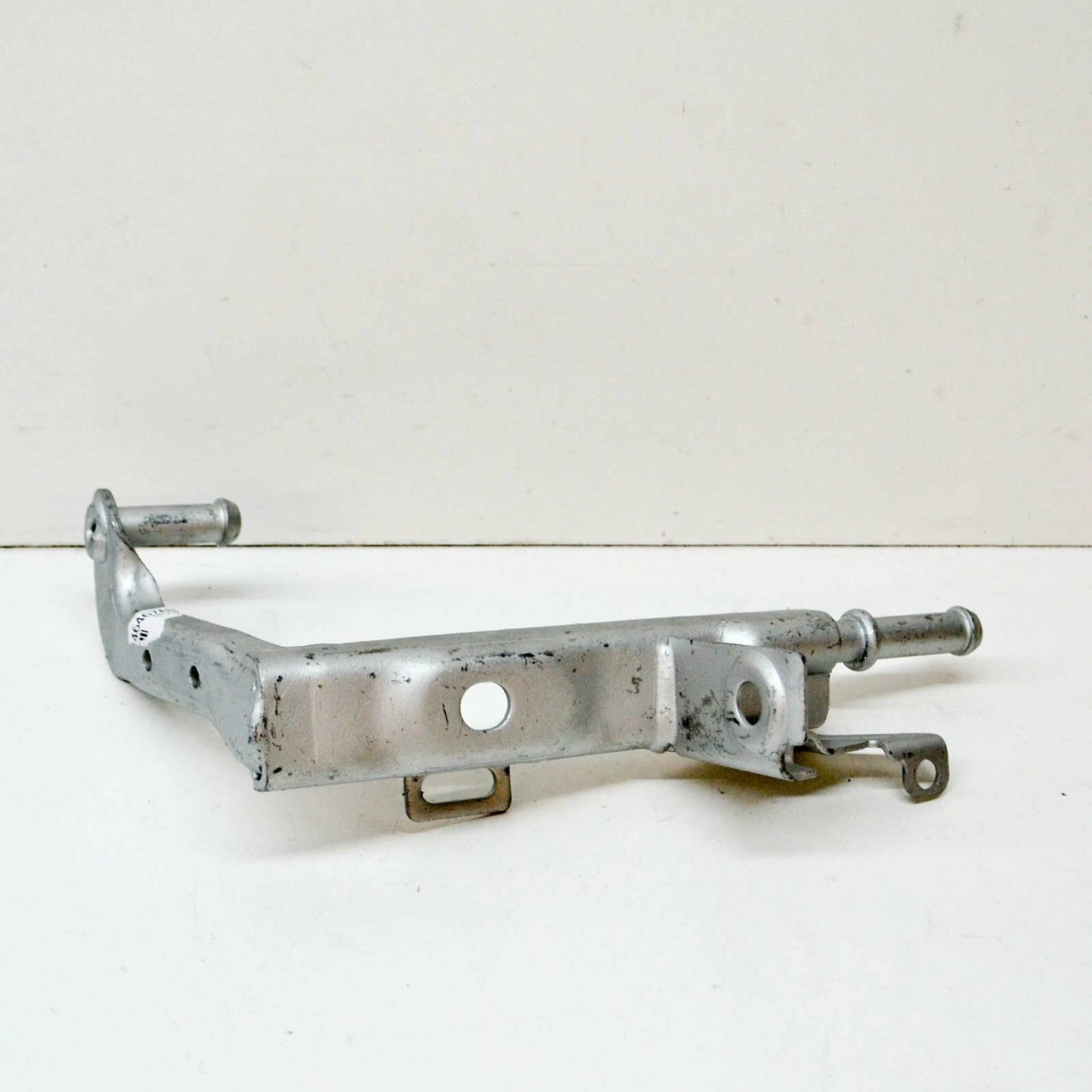 NEW MERCEDES-BENZ C W205 REAR RIGHT EXHAUST PIPE BRACKET A2054905201 ORIGINAL