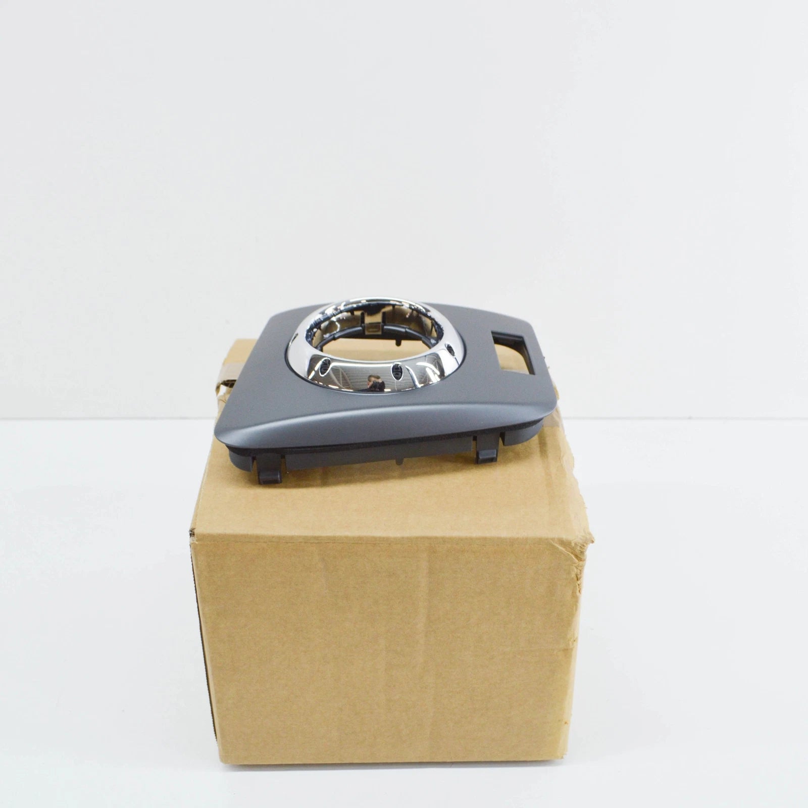 NEW BMW 3 E46 SHIFTER TRIM BEZEL COVER 896461 51167896461 ORIGINAL