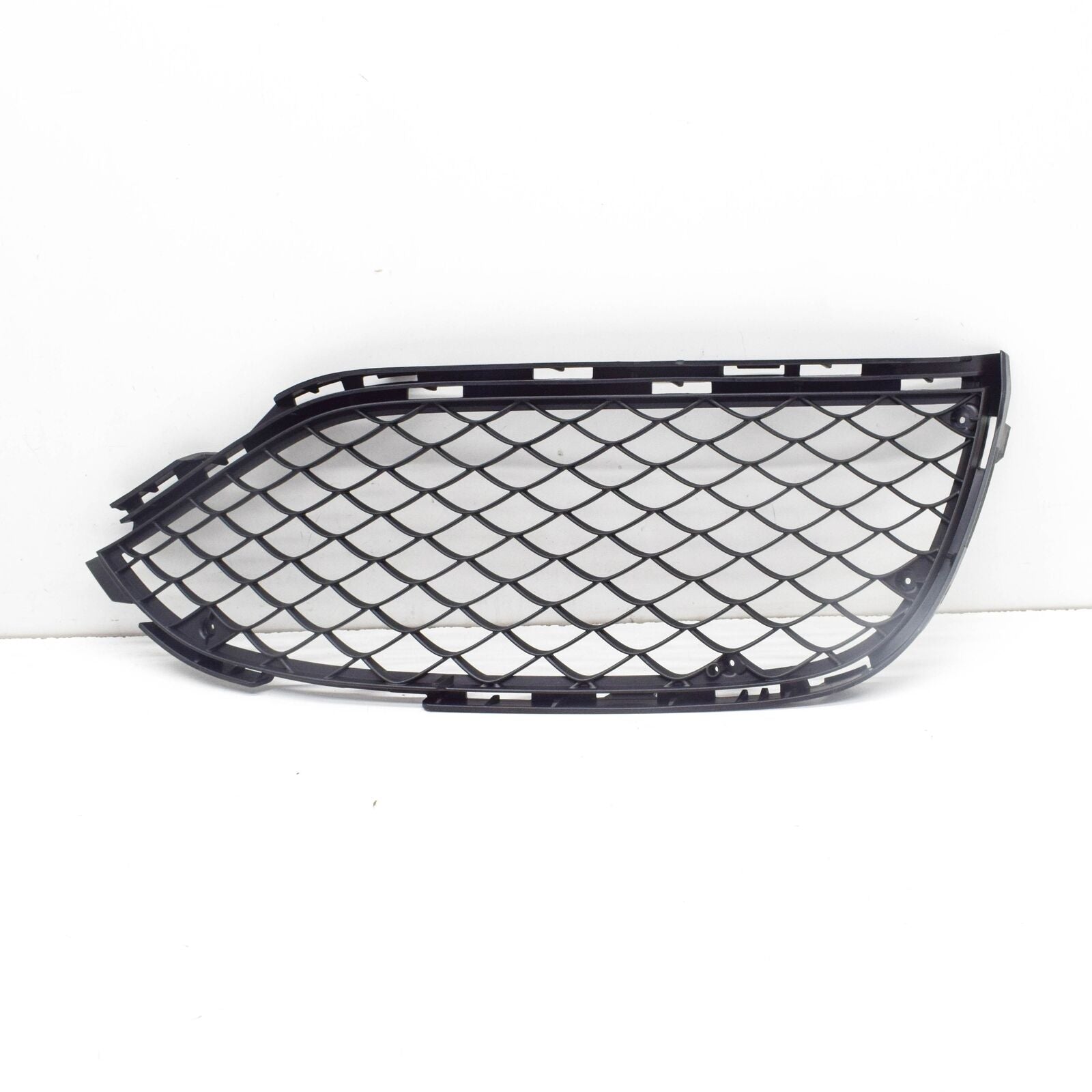 NEW MERCEDES-BENZ C-CLASS W205 FRONT BUMPER RIGHT GRILLE A2058852823 ORIGINAL