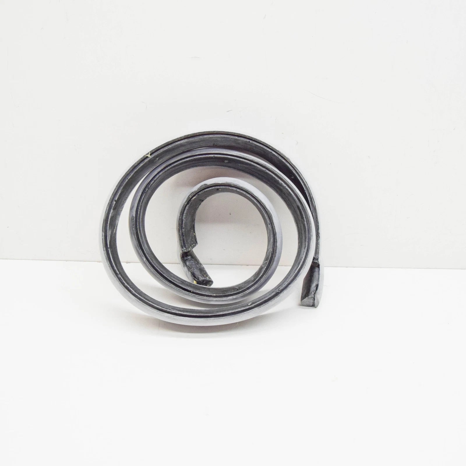 NEW MERCEDES-BENZ SL R107 FRONT FOLDING TOP SEAL A1077790022 ORIGINAL